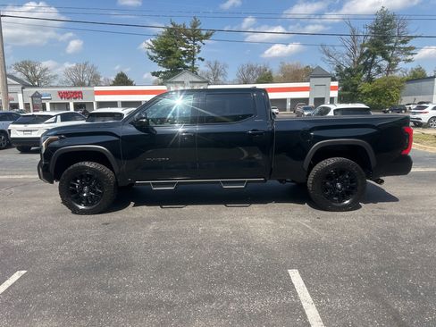 Used 2025 Toyota Tundra Limited AWD/4WD image 9