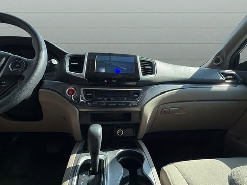 Used 2017 Honda Pilot EX image 10