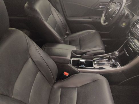 Used 2017 Honda Accord Sport image 21