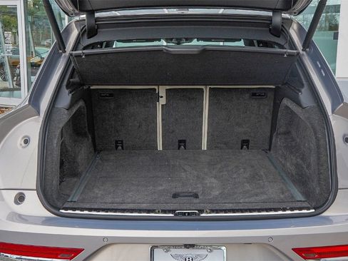 Certified 2024 Bentley Bentayga Extended Wheelbase image 46