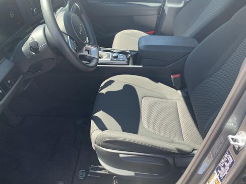 Used 2025 Kia Sportage LX AWD/4WD image 21