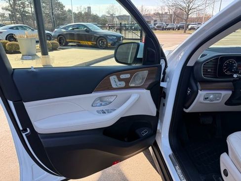 New 2026 Mercedes-Benz GLS 450 4MATIC image 12