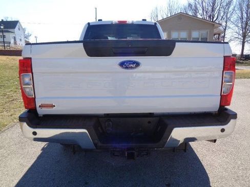 Used 2022 Ford F250 XL w/ Power Equipment Group image 4