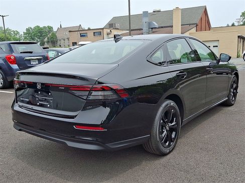 New 2025 Honda Accord SE image 4