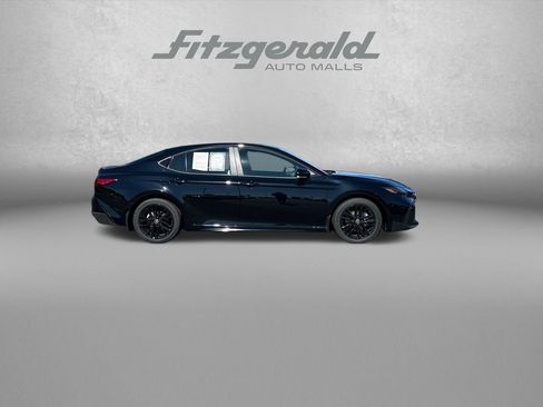 Used 2026 Toyota Camry SE FWD image 8