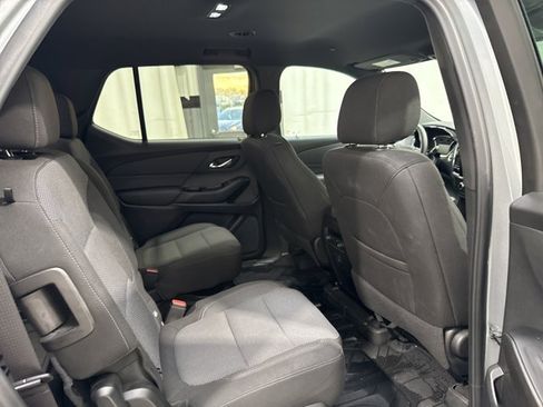 Used 2023 Chevrolet Traverse LT FWD image 30