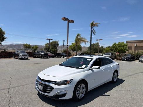 Used 2022 Chevrolet Malibu LT FWD image 2