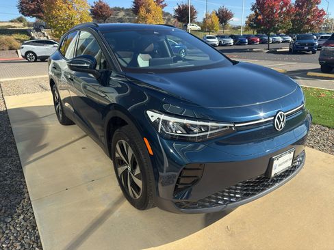 Used 2023 Volkswagen ID.4 Pro image 3