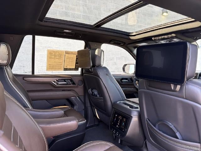 Used 2025 GMC Yukon Denali Ultimate AWD/4WD image 17