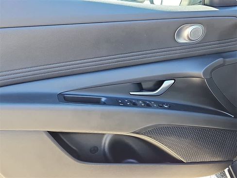 Certified 2024 Hyundai Elantra SEL w/ Convenience Package image 12