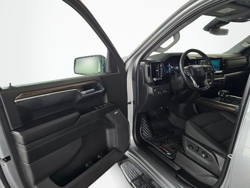 Used 2025 Chevrolet Silverado 1500 LT Trail Boss w/ Convenience Package II AWD/4WD image 36