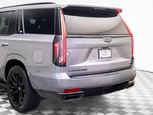 Used 2021 Cadillac Escalade Sport Platinum w/ LPO, ONYX Package image 38