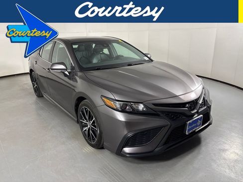 Used 2024 Toyota Camry SE FWD image 1