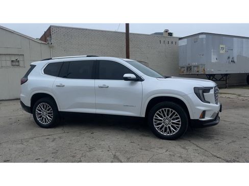 Used 2024 GMC Acadia Denali w/ Super Cruise Package image 4
