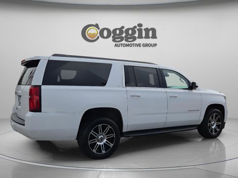 Used 2019 Chevrolet Suburban LT image 6