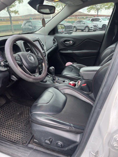 Used 2019 Jeep Cherokee Trailhawk w/ Cold Weather Group AWD/4WD image 9