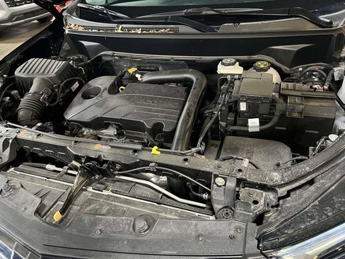 Used 2024 Chevrolet Equinox LT w/ LPO, Floor Liner Package FWD image 9