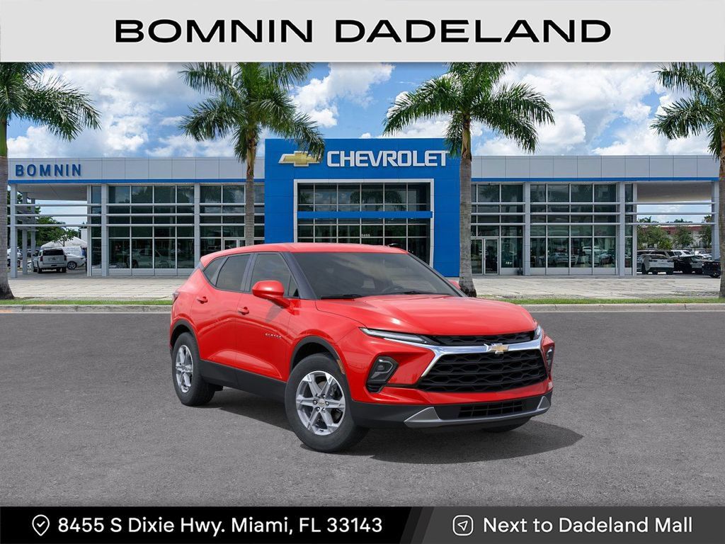 New 2025 Chevrolet Blazer LT FWD image 2