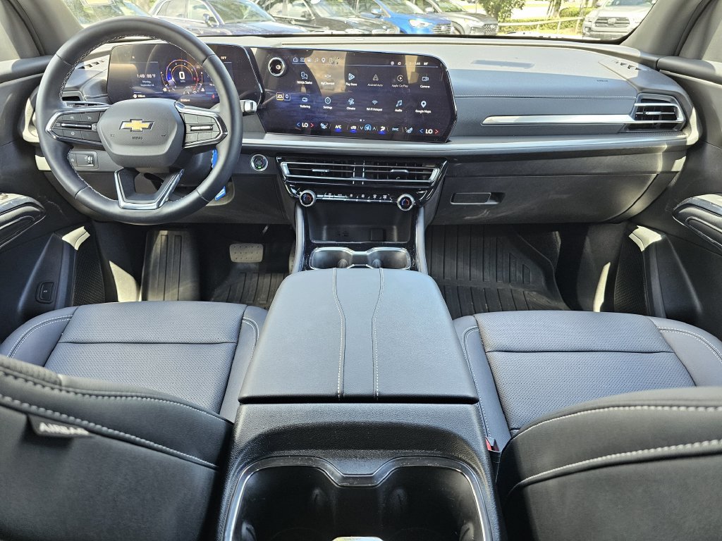 Used 2026 Chevrolet Traverse LT w/ Driver Confidence Package FWD image 12