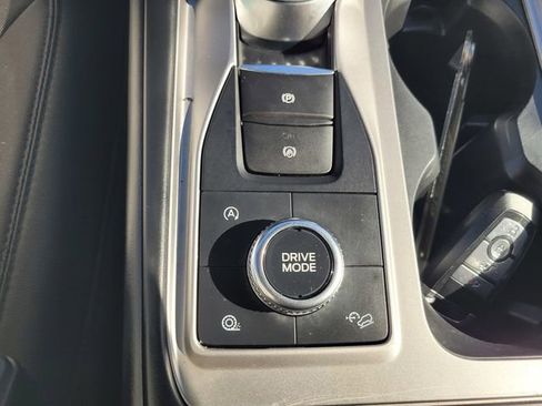 Certified 2021 Ford Explorer XLT image 25