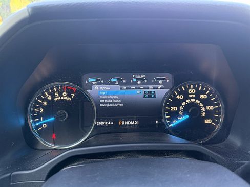 Used 2015 Ford F150 Lariat w/ Equipment Group 501A Mid image 17