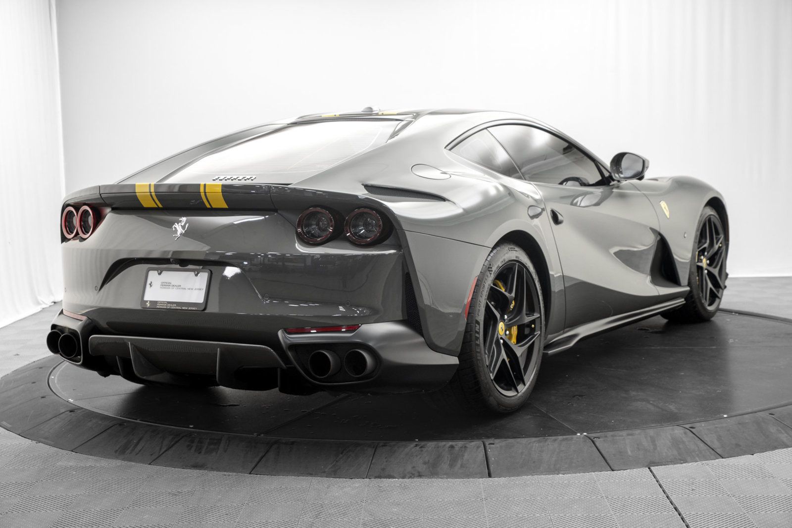 Used 2020 Ferrari 812 Superfast RWD image 7