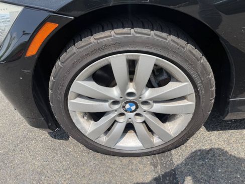 Used 2011 BMW 335i xDrive Sedan AWD/4WD image 21