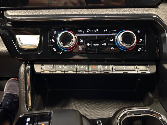 Used 2023 GMC Sierra 1500 AT4 w/ AT4 Premium Package AWD/4WD image 22