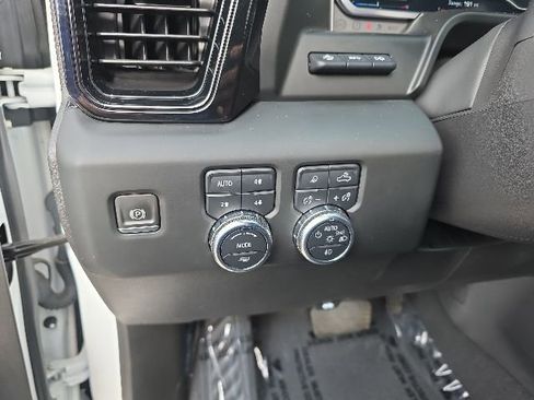 Used 2022 GMC Sierra 1500 AT4X AWD/4WD image 27