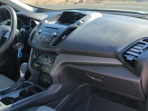 Used 2017 Ford Escape SE image 29