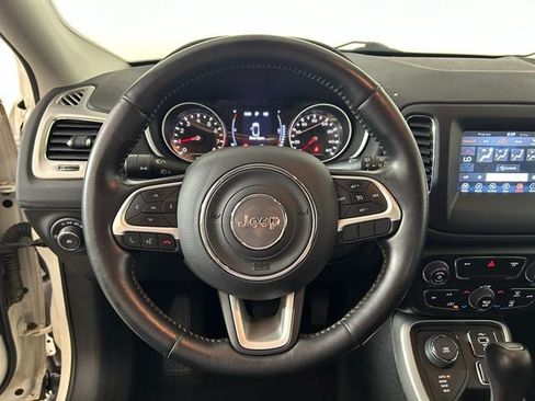 Used 2019 Jeep Compass Latitude w/ Cold Weather Group AWD/4WD image 14