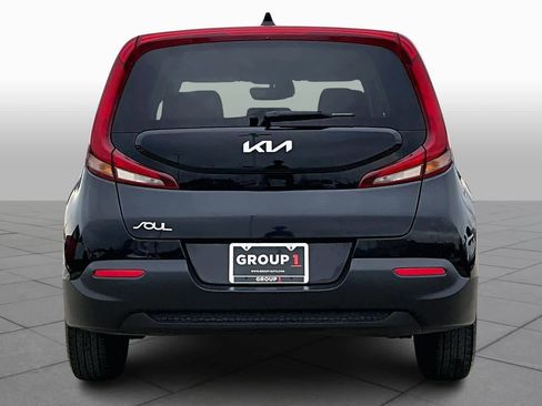 Used 2022 Kia Soul LX w/ Technology Package image 5