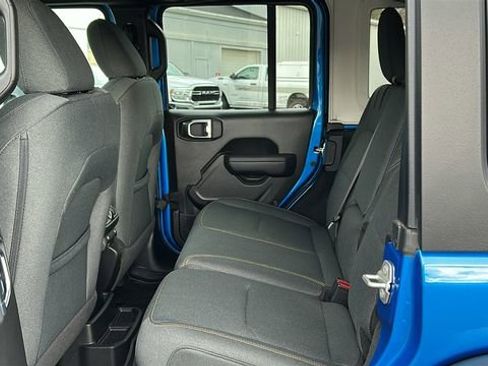 Used 2024 Jeep Wrangler Unlimited image 23