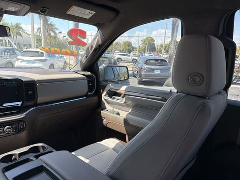 Used 2023 Chevrolet Silverado 1500 LT image 11