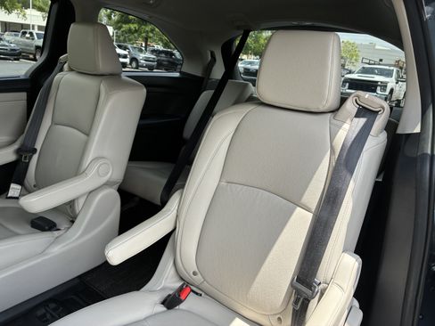 Used 2025 Honda Odyssey EX-L image 12