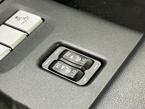Used 2025 Toyota GR86 Premium w/ Performance Package RWD image 17