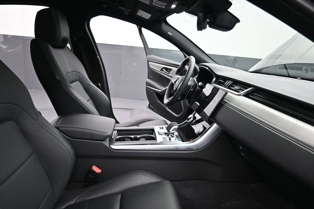 Certified 2024 Jaguar XF R-Dynamic SE AWD/4WD image 5