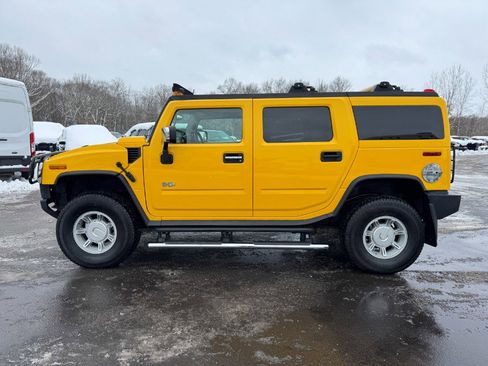 Used 2003 HUMMER H2 w/ Preferred Equipment Group image 2