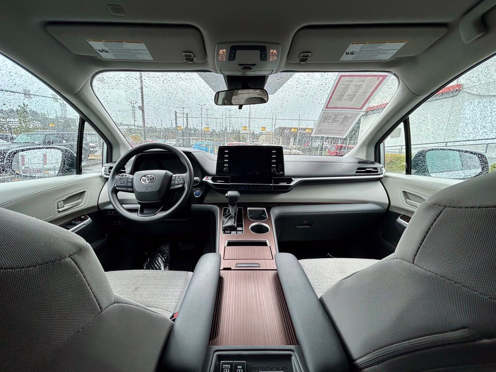 Certified 2024 Toyota Sienna LE AWD/4WD image 21