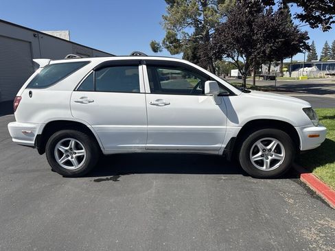 Used 2000 Lexus RX 300 4WD w/ Premium Pkg image 12