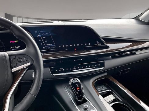 Certified 2024 Cadillac Escalade Sport Platinum w/ LPO, ONYX Package AWD/4WD image 6