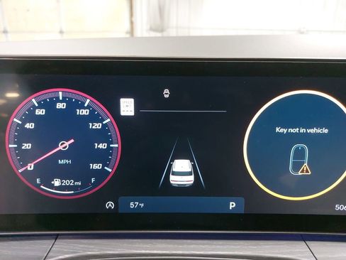 Certified 2025 Hyundai Santa Fe Limited AWD/4WD image 19