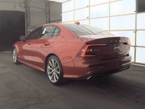 Used 2019 Volvo S60 T5 Momentum w/ Premium Package image 4