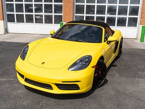 Used 2023 Porsche 718 Boxster S image 2