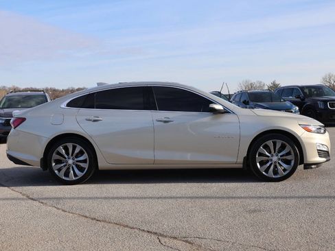 Used 2016 Chevrolet Malibu Premier w/ Driver Confidence Package II image 7