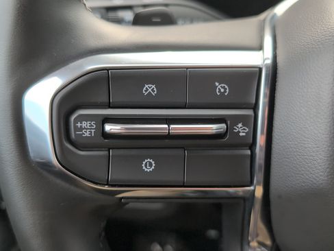 Used 2025 GMC Yukon XL Denali AWD/4WD image 16