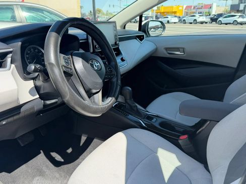 Used 2020 Toyota Corolla LE w/ Carpet Mat Package (TMS) FWD image 6
