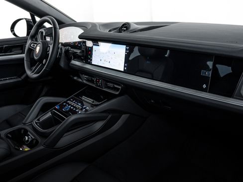 New 2026 Porsche Cayenne S image 13