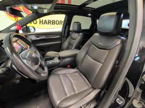 Used 2023 Cadillac XT5 Sportv w/ Technology Package AWD/4WD image 12