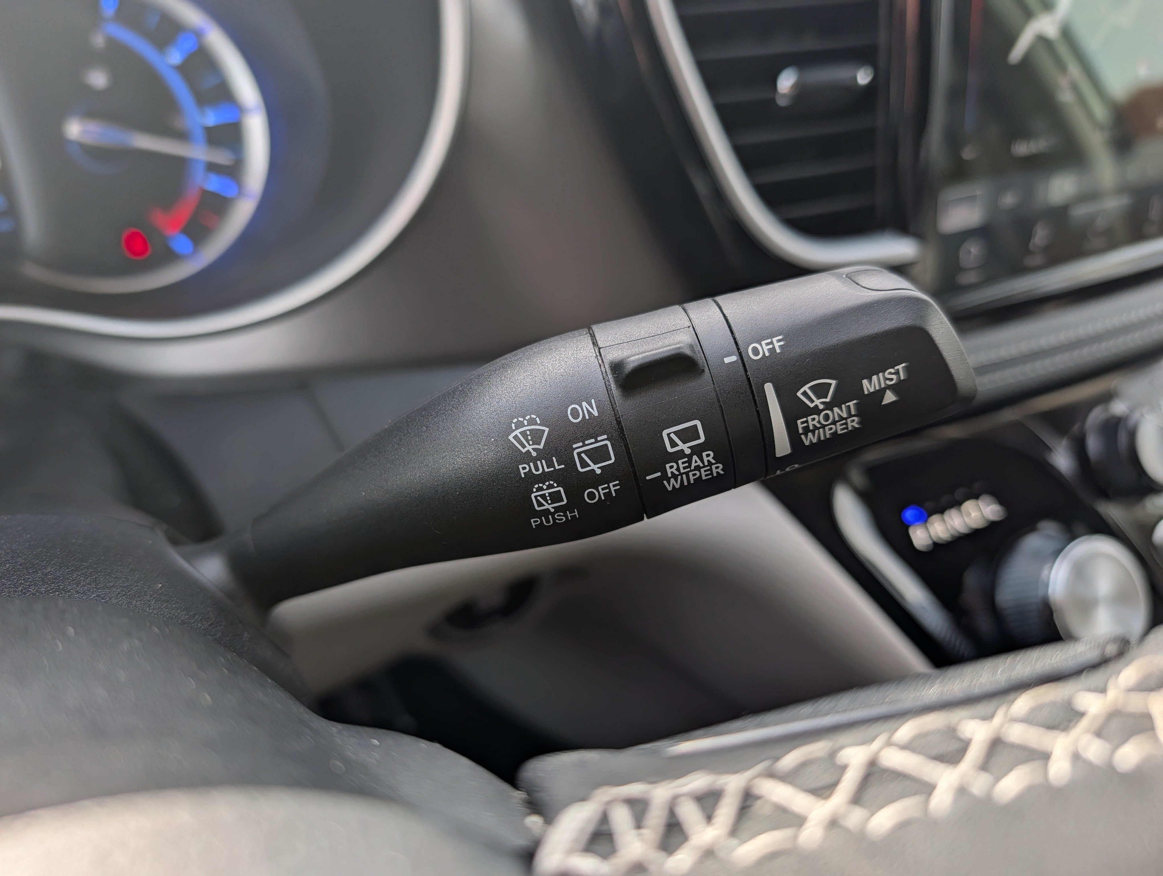 Used 2023 Chrysler Pacifica Touring-L FWD image 30